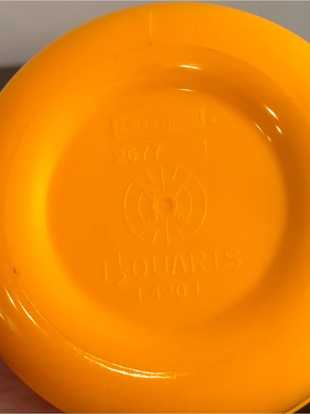Vintage 1970’s Bright yellow Rubbermaid Plastic Pitcher 1.5 Quart Great Cond